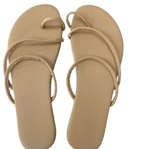 Women’s Tan Toe Ring Flat Sandals – Size 7 Minimalist 90s-Inspired Strappy Slide